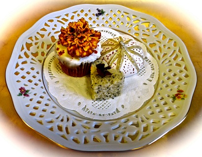 Mini Vanilla Cupcakes