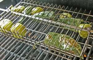 Roasting chile peppers and tomatillos