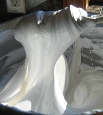 Homemade Marshmallow Fluff