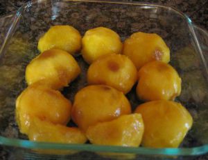Peaches in the baking pan