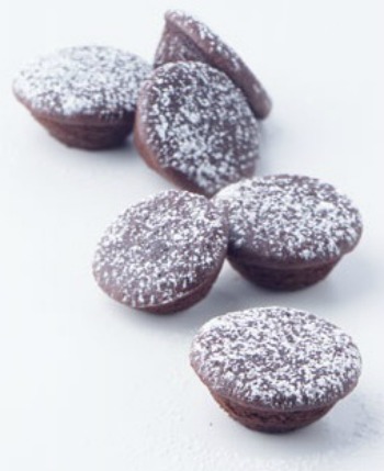  Mini Chocolate Cupcakes with Crème Fraiche