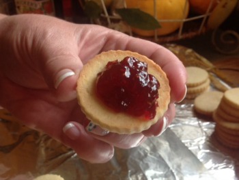 alfajore filling with jam