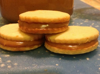 alfajores cookie sandwiches