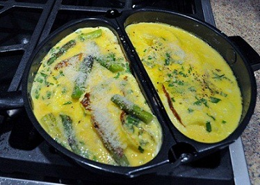 making Parmesan Omelet