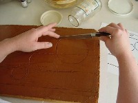 carving crop circle shapes into chocolate icing