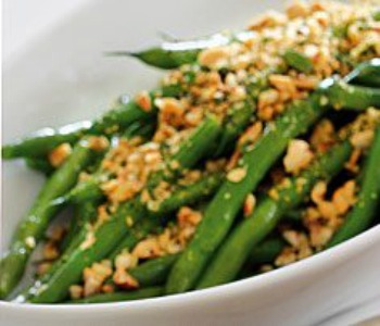 Green Beans with Toasted Hazelnuts Vinaigrette