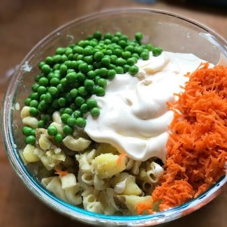 Hawaiian Potato mac_prep add peas and carrots 